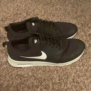 Women’s air max Thea’s size 9.5
